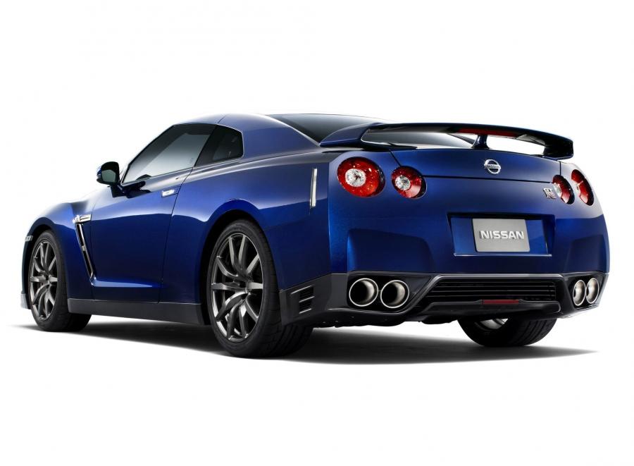  Nissan GT-R Black Edition 2010 года  (JP) (фото 2 из 2)